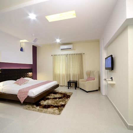 Hotel Serenity La Vista Haidarábád Kültér fotó
