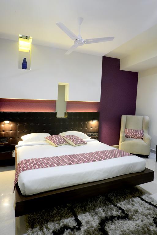 Hotel Serenity La Vista Haidarábád Kültér fotó